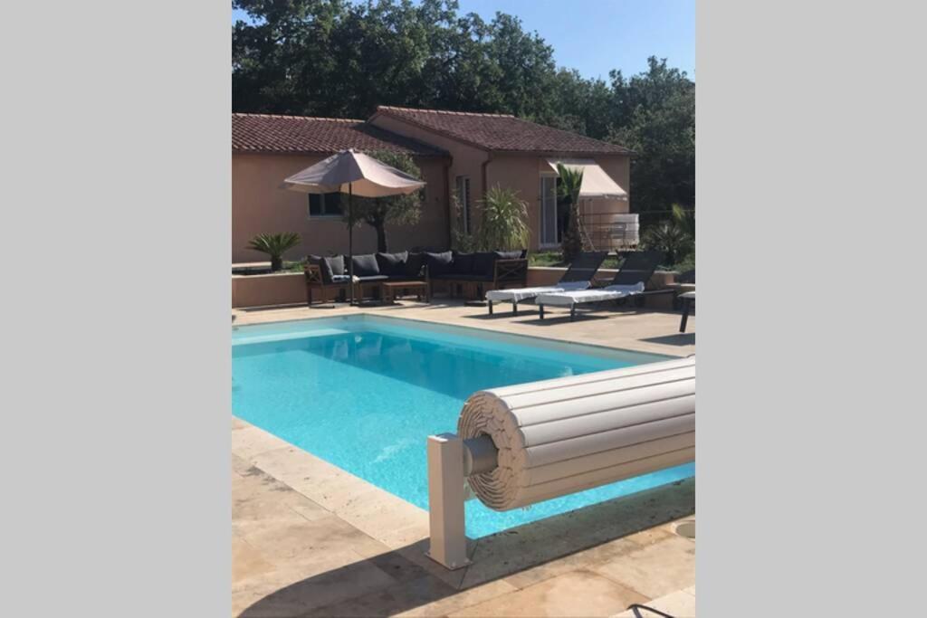 Logement Attenant A Une Villa T2 Avec Terrasse . Besse-sur-Issole Exterior photo