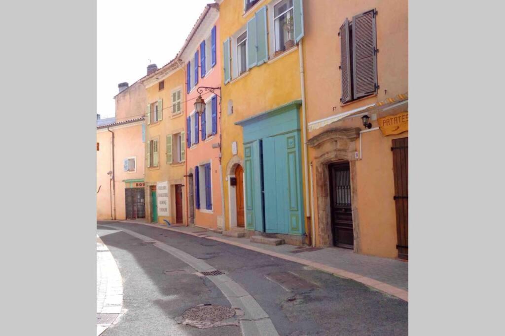 Logement Attenant A Une Villa T2 Avec Terrasse . Besse-sur-Issole Exterior photo