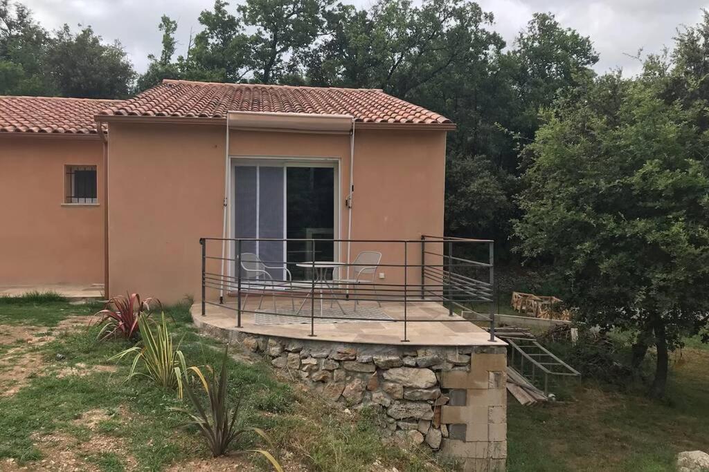 Logement Attenant A Une Villa T2 Avec Terrasse . Besse-sur-Issole Exterior photo